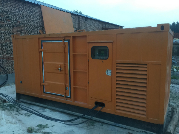 日喀则发电机组长期使用中，电缆线的敷设路径有哪些要求？